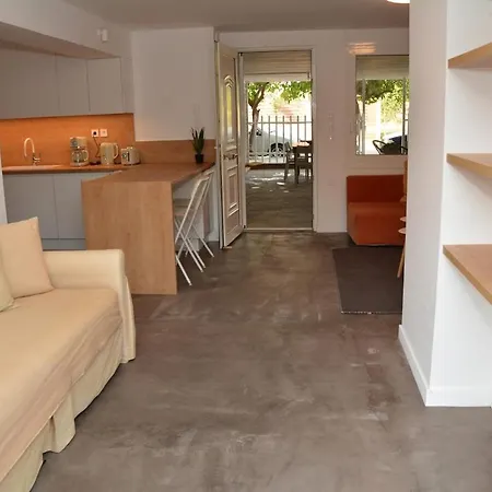 Courtyard House *